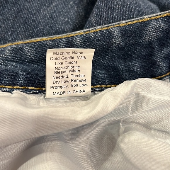 SHEIN Jeans - Picture 8 of 9